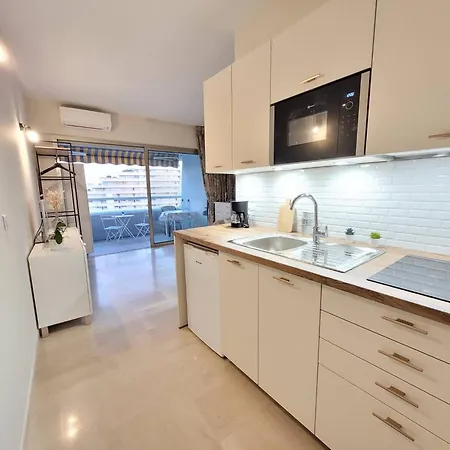 Lovely In Marina Baie Des Anges Apartamento